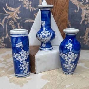 Vintage Estate Blue And White Floral Asian Mini Vases Set Of 3